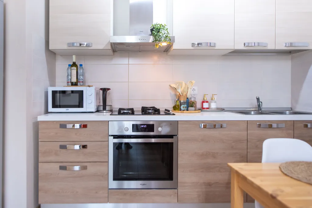 Светлая квартира с видом на город и Мтацминду