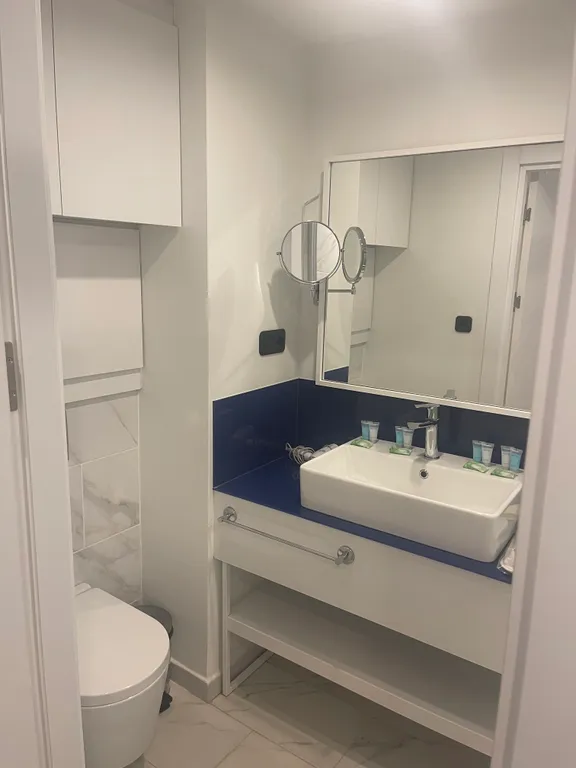 Апартаменты 2 х комнатные с видом на море на высоком этаже