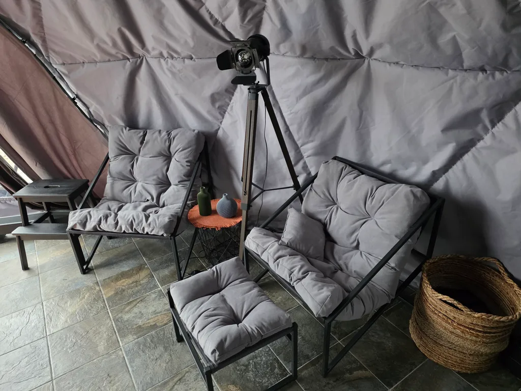 Новая сфера для глэмпинга Бёрд&Self vibe с дизайнерским интерьером