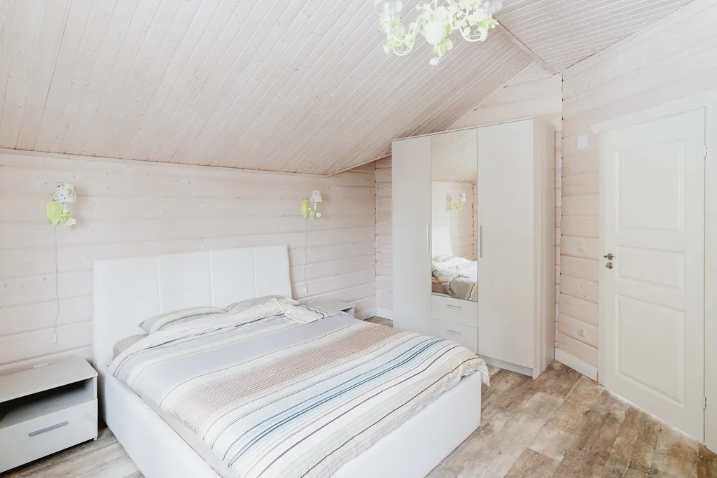 Коттедж с 5 спальнями, сауной и камином