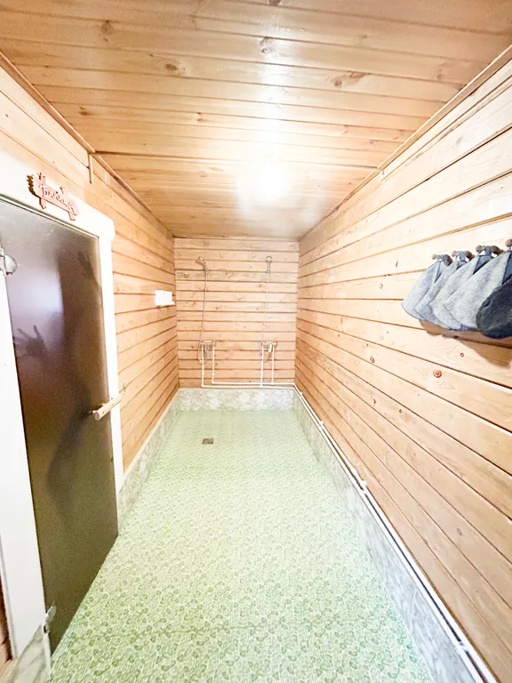 Дом с баней и бассейном