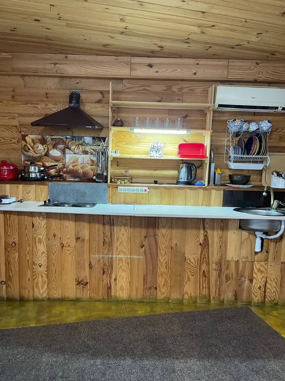 Двухэтажный дом в частном секторе