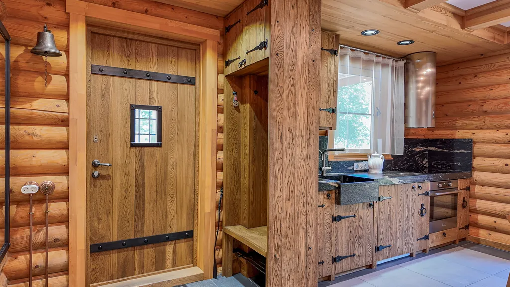 Новогодний дом в лесу