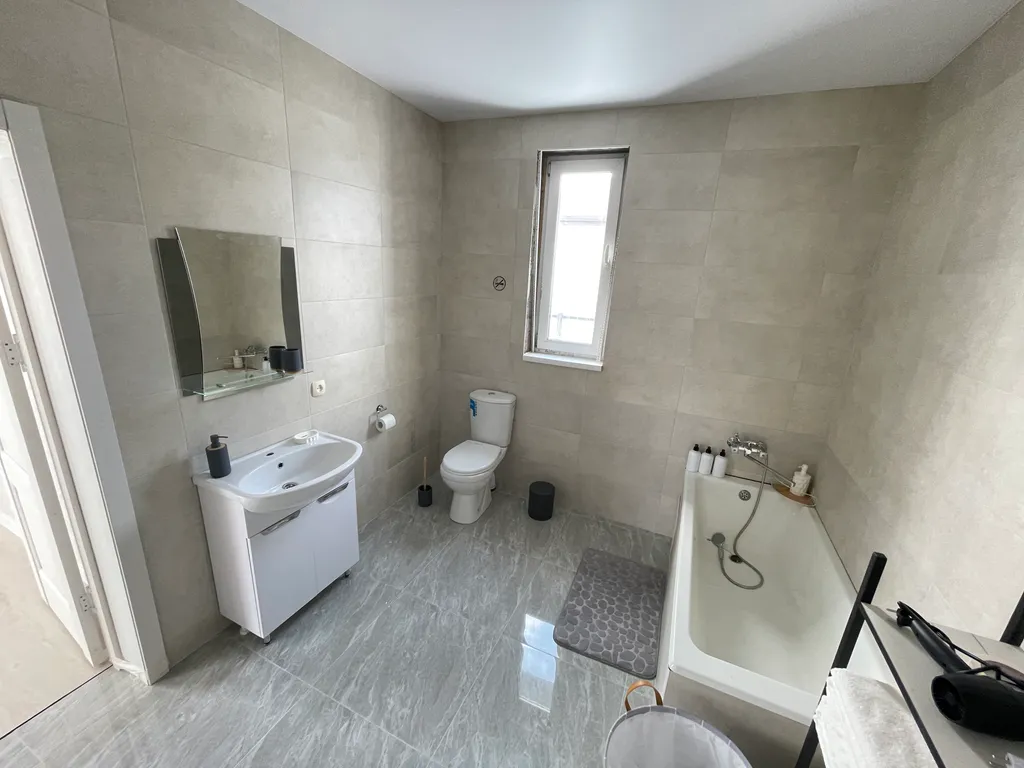 Уютный дом в черте города