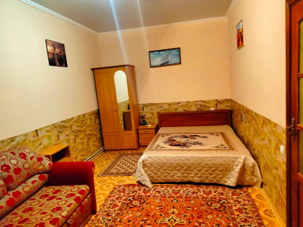 Квартира Большой семейный номер на 1 этаже — аренда посуточно в Коктебель