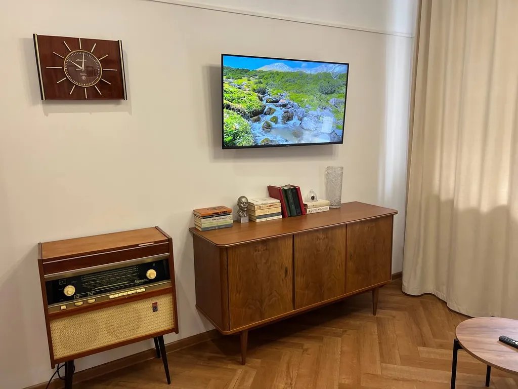 Квартира с современным минимализмом и винтажным шармом