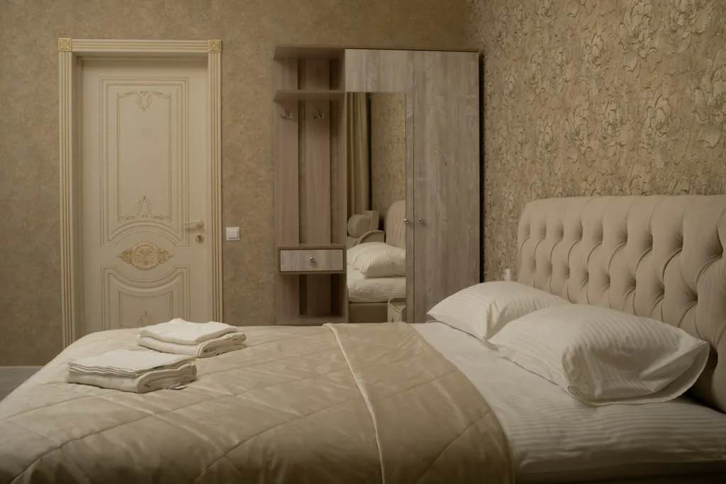 Двухместный номер с большой кроватью в гостевом доме с бассейном