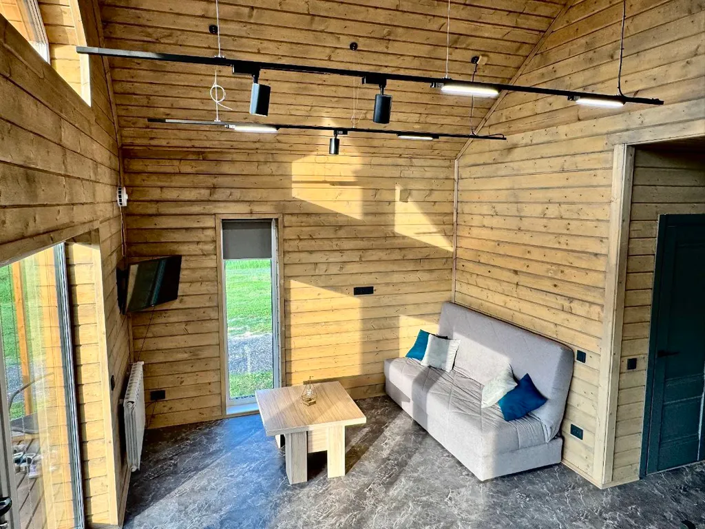 Домик на берегу Волги