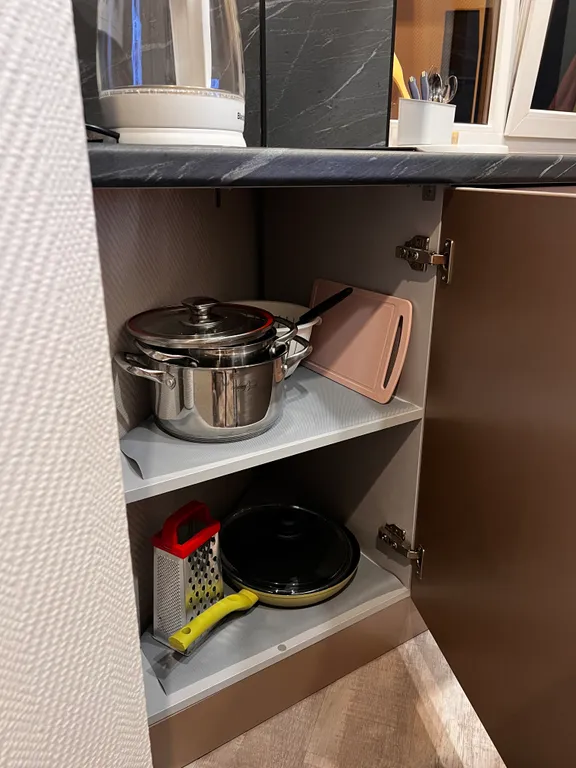 Уютная и стильная студия с отдельной кухней