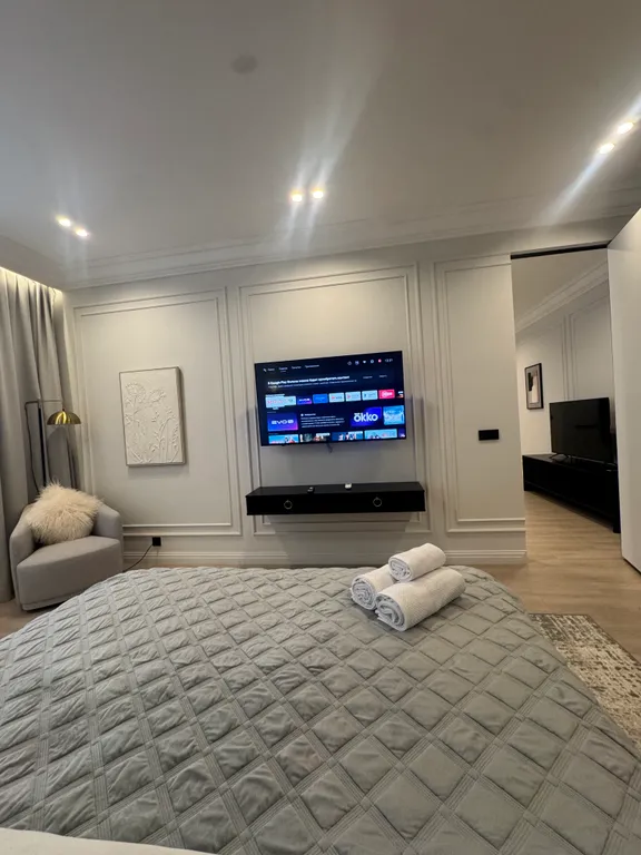 2-комнатный люкс с дизайнерским ремонтом в историческом центре