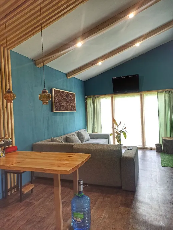 Коттедж Домик с характером — Белоозёрский