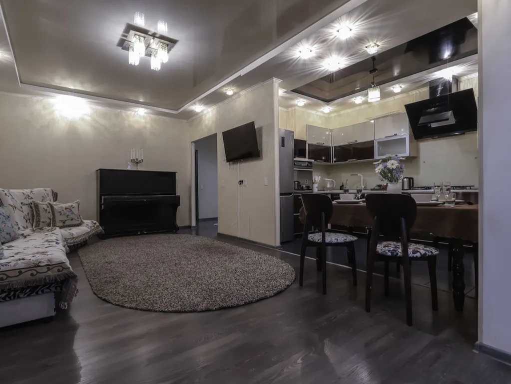 Квартира Просторная квартира возле театра Оперы и Балета — Астрахань