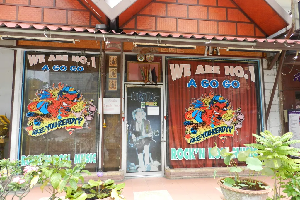 Студия с фронтальным видом на море