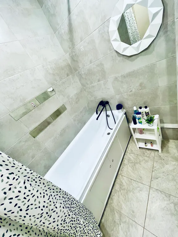 Студия в доме бизнесс-класса, южный, есть платная парковка, фонтан