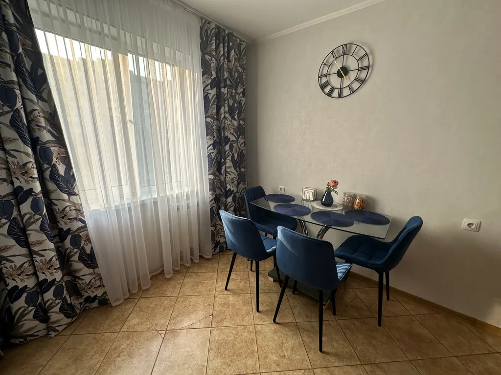 Двухкомнатная квартира в 10 минутах пешком от набережной