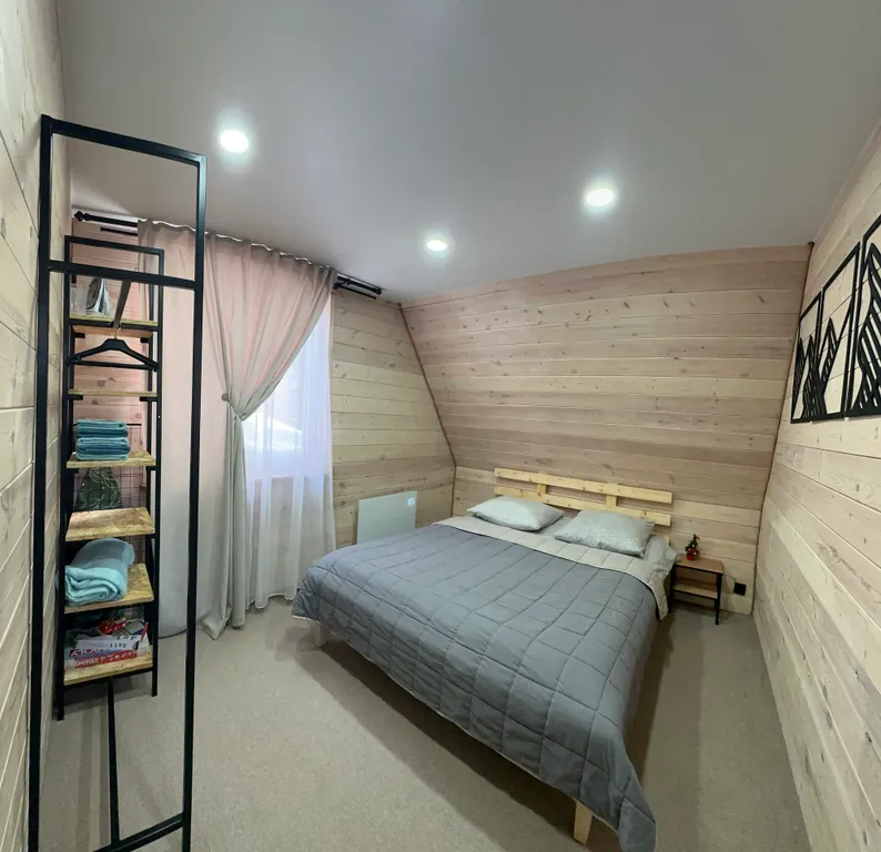 Уютный дом с красивым видом на зелёную гору