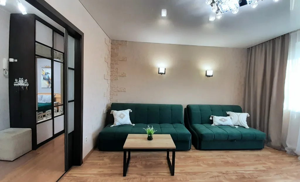 Большая квартира с отдельной кухней в тихом центре