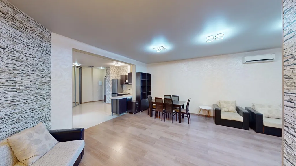 Уютная просторная квартира с видом на морпорт