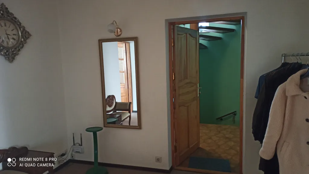 Квартира отдельная на первом этаже частного дома