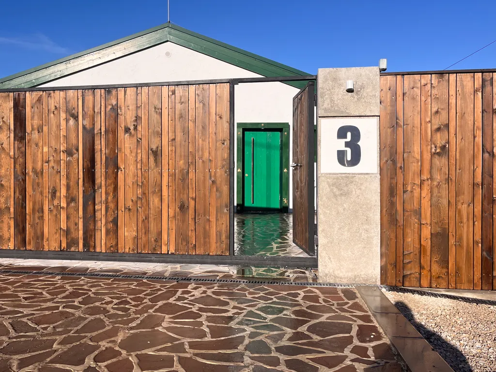 Дом Море рядом