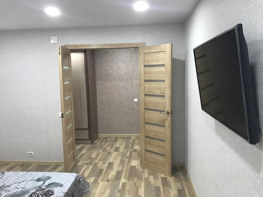 Уютная квартира в центре города, рядом с ЖД вокзалом, Цирком