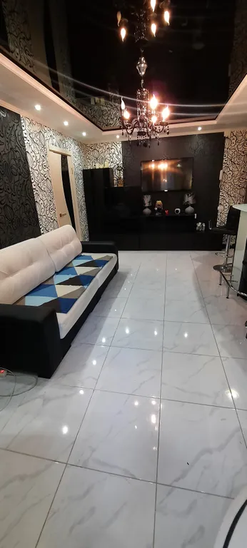 Дизайнерская квартира возле Бума