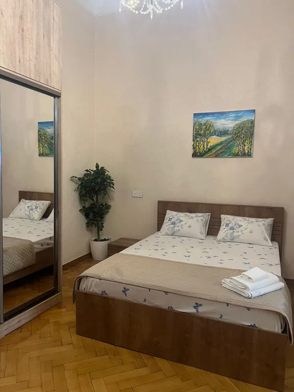 Торговая, улица Низами, площадь фонтанов