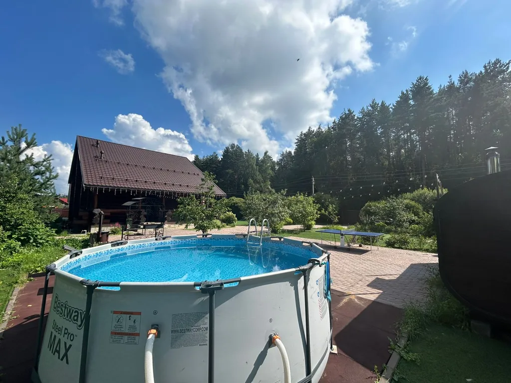 Загородный дом в окружении леса Grovehause