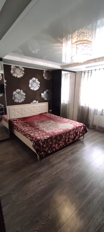 Просторная дизайнерская трешка