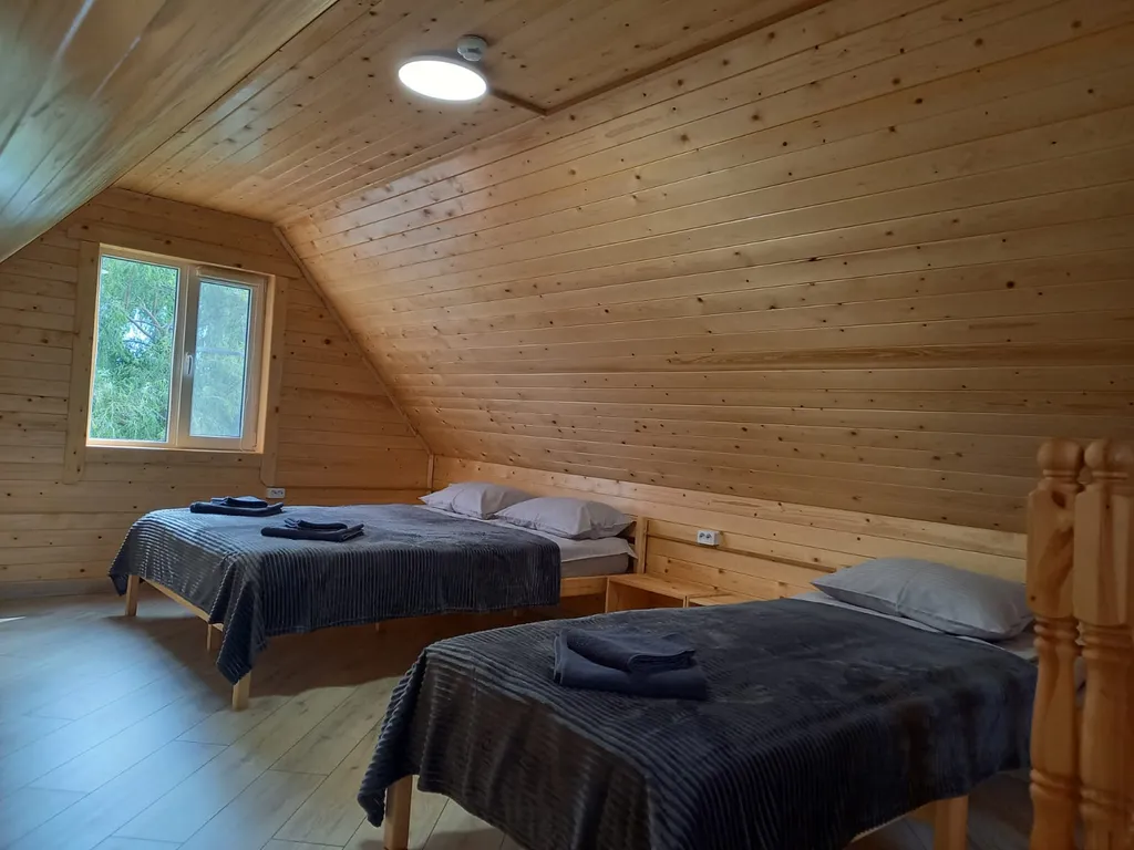 Новый дом-сруб у реки в живописном месте, баня, банный чан, рыбалка