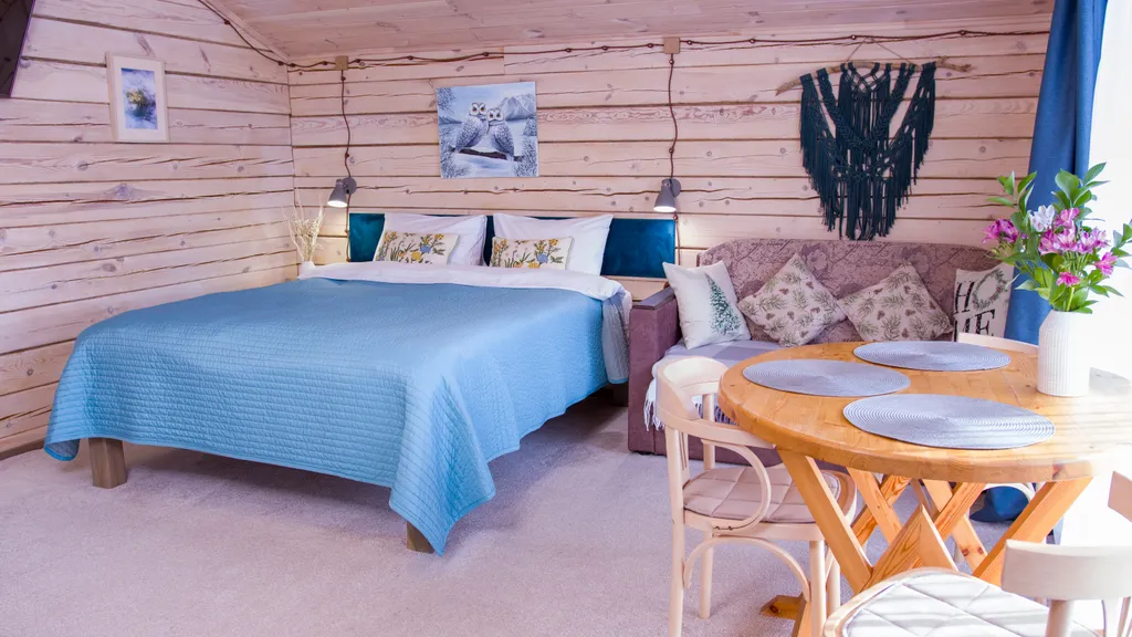 Уютный дом на берегу озера