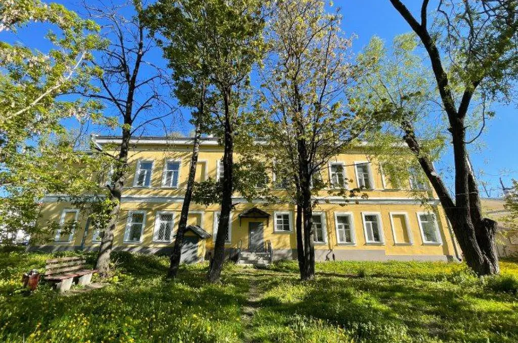 Уютная двухуровневая квартира-студия в доме XIX века