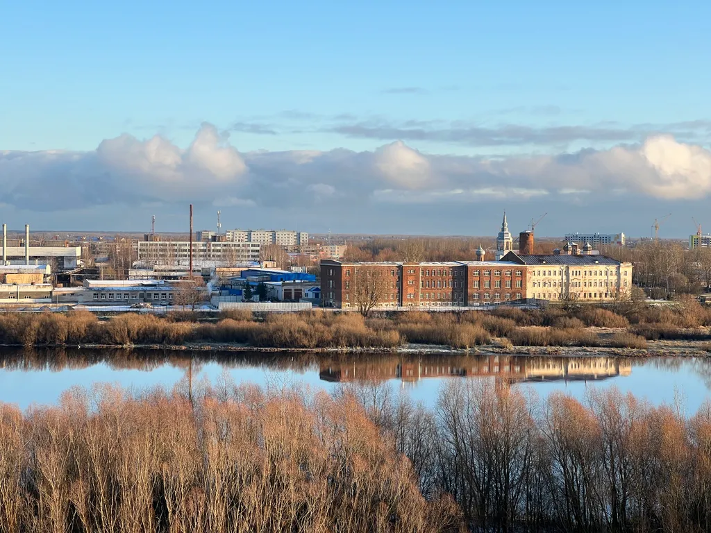 Апартамент с видом на реку Волхов