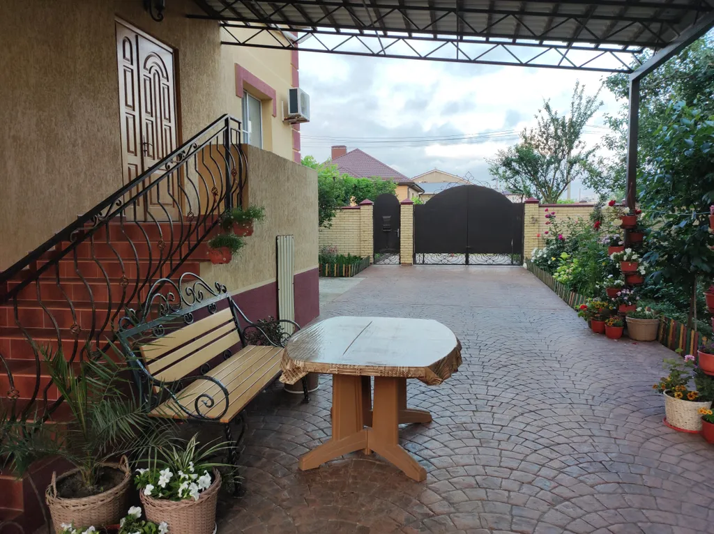 Коттедж Этаж в уютном доме с видом на Цветник — аренда посуточно в Витязево