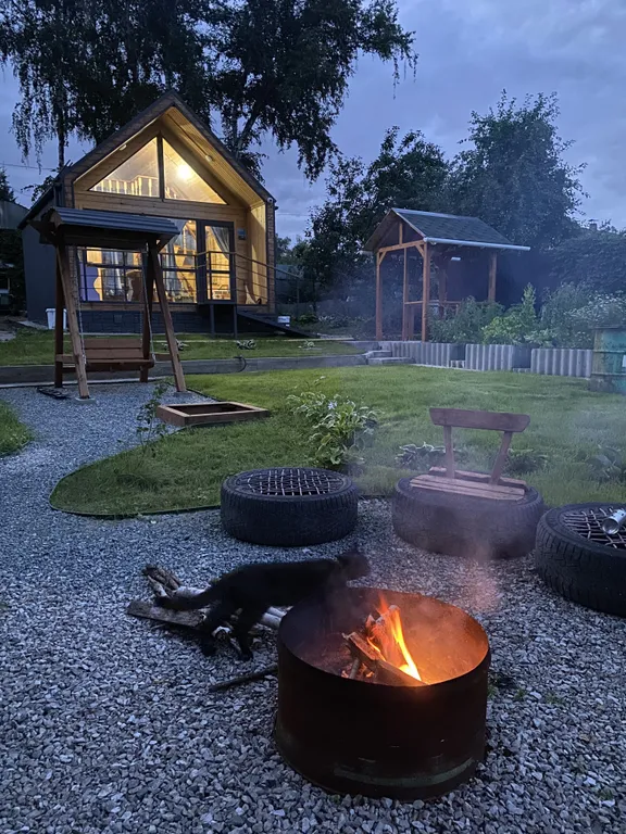 Домик у озера