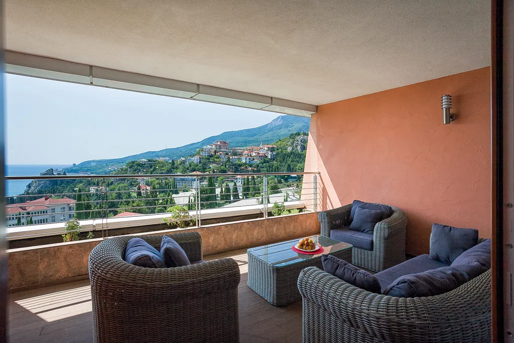 Респектабельные апартаменты с видом на море, горы, рядом с артек