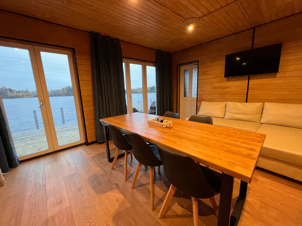 Коттедж Плавучий дом Язь — аренда посуточно в Токсово