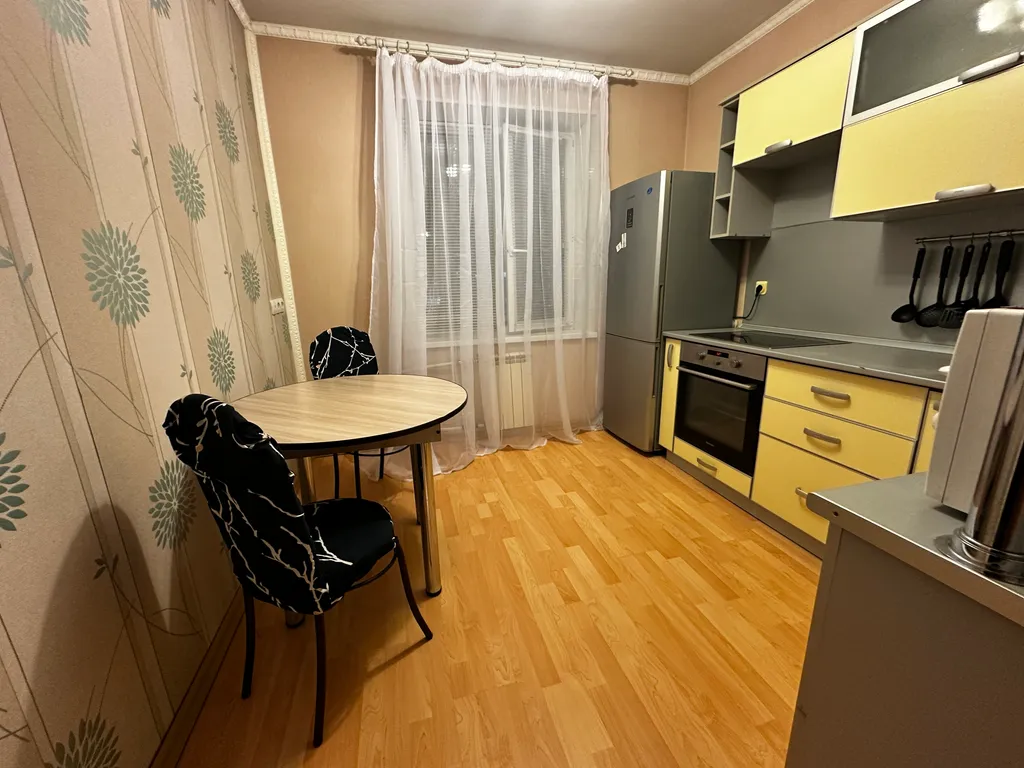 Уютная квартира возле ТЦ и НКИ