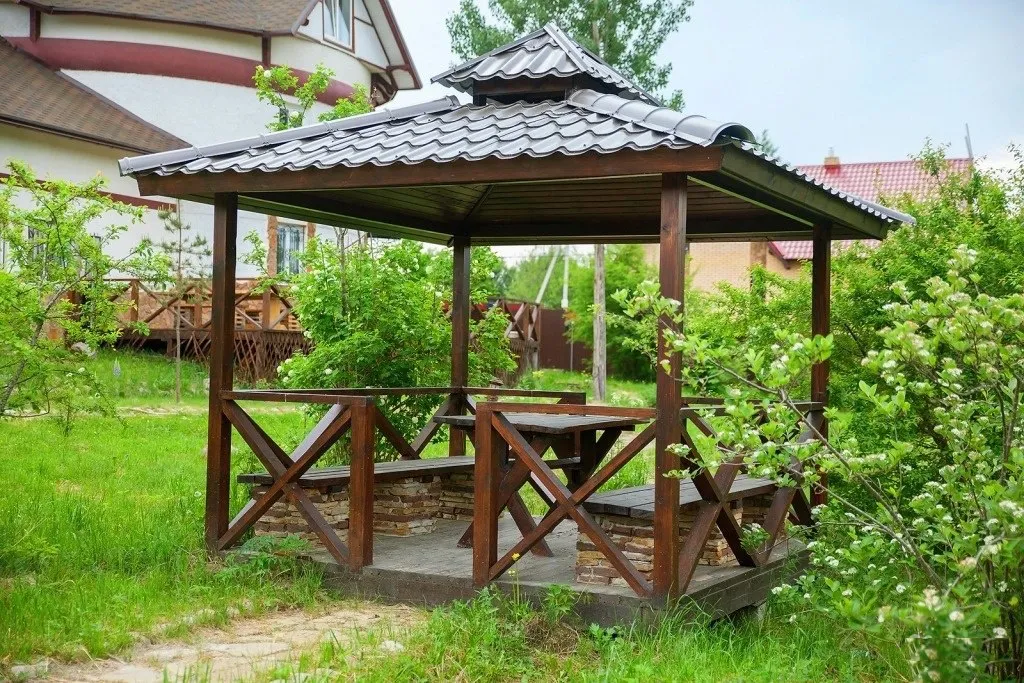 Шикарный коттедж с уютным средневековым интерьером