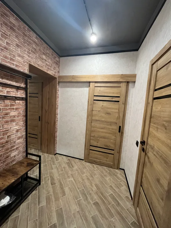 Новая 2-х комнатная квартира с дизайнерским ремонтом в стиле лофт