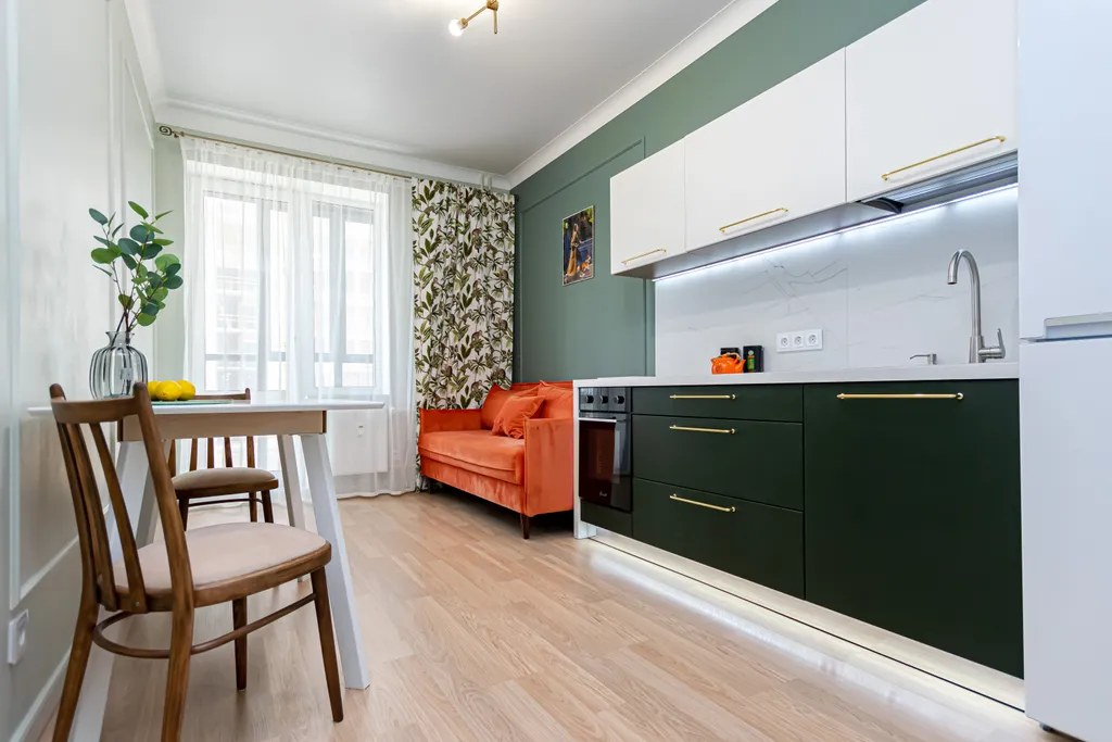 Яркая квартира на набережной