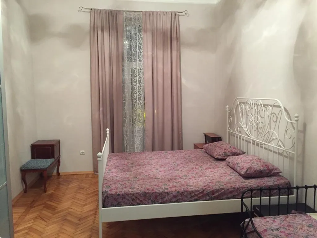 Квартира в центре — аренда посуточно в Сухум