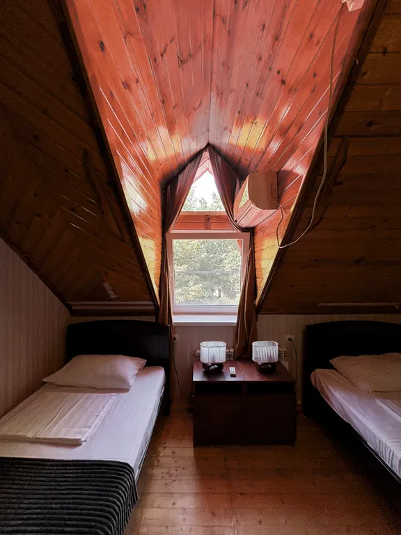 Деревянный мансардный номер