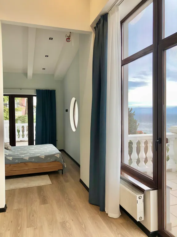 Студия с видом на море