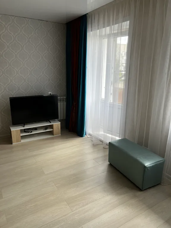 Уютная квартира в центре города, 1 минута до кафе с бизнес-ланчами