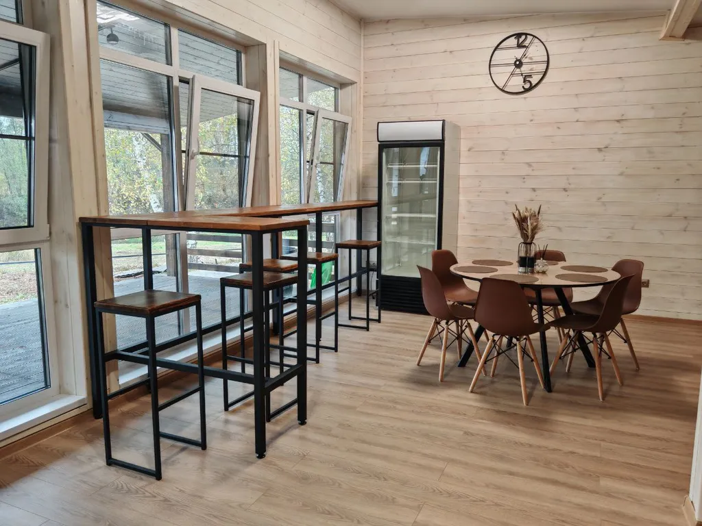 Просторный дом в живописном месте у реки, в 40 минутах от Москвы