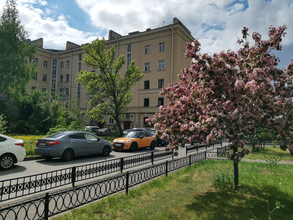 Квартира 3-комнатная квартира рядом с метро Новочеркасская — Санкт-Петербург