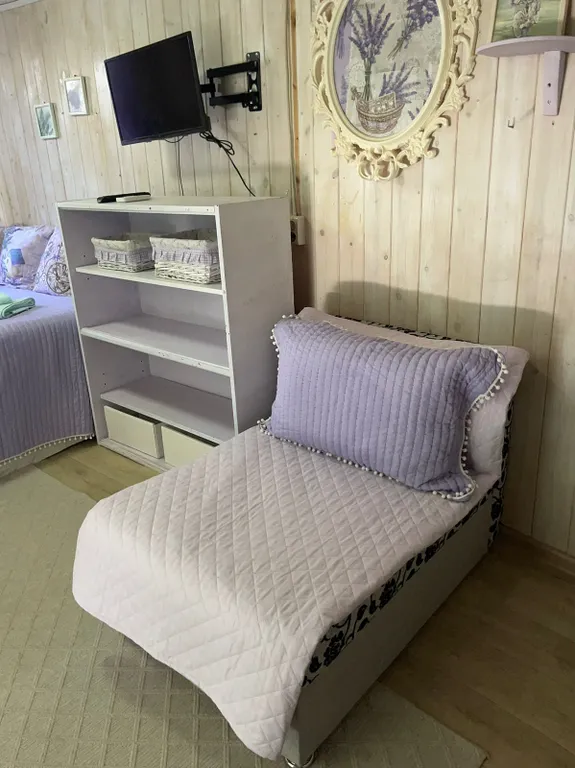 Дача с двориком и с кухней