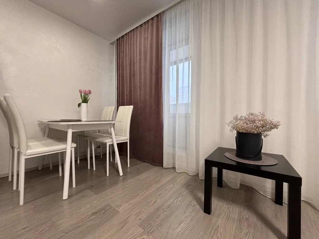 Стильная и уютная 2-к. квартира в спальном районе от Город 18