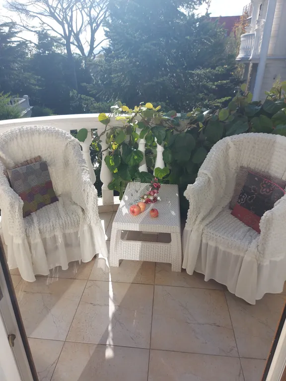 Уютный коттедж с теплым бассейном